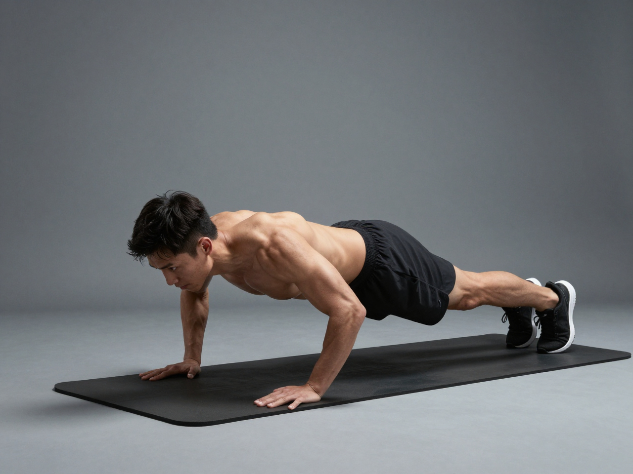 Sieveeliminate coach leading a bodyweight session in Amsterdam studio
